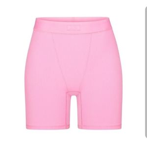 Skims Soft Lounge Ribbed Boxer Shorts in Cotton Cablndy Pink